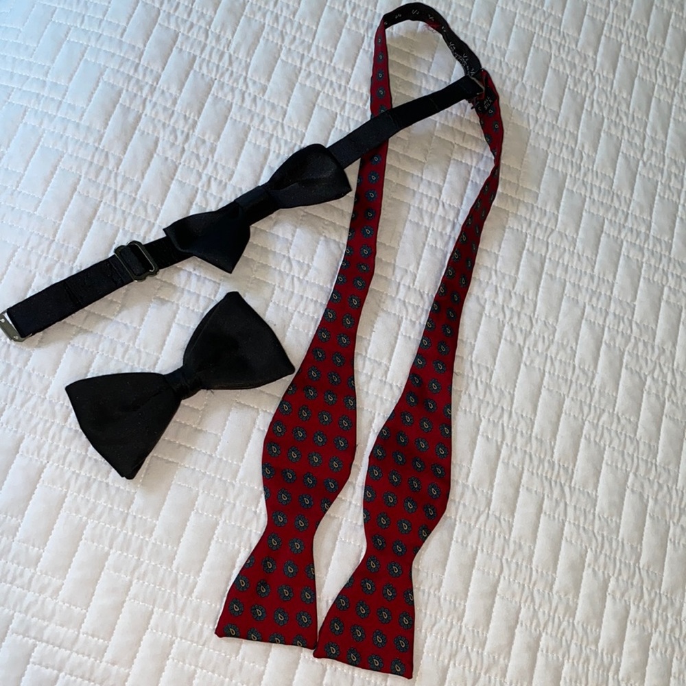 3 bow ties